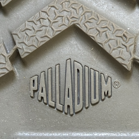 Palladium Baggy Womens Canvas/Leather Plaid High Top Sneaker Charcoal/Red US 7.5 - Picture 7 of 10